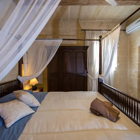4 Bedroom Luxury With Private Pool * Għarb
