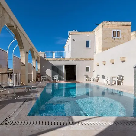 4 Bedroom Luxury With Private Pool * Għarb